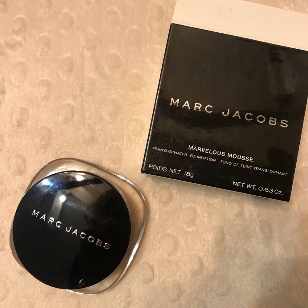 Marc Jacobs Marvelous Mousse Foundation